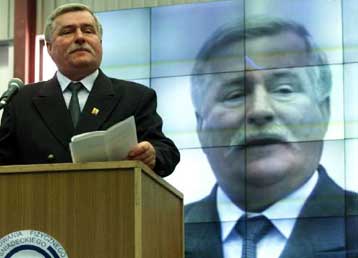 Η Αλληλεγγύη τιμά τον ξεχασμένο ήρωα Λεχ Βαλέσα