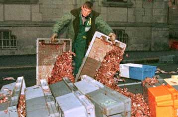 Συγκοινωνιακό χάος στη Γαλλία λόγω κινητοποιήσεων για την αύξηση της τιμής του πετρελαίου