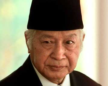 Απών ο πρώην δικτάτορας της Ινδονησίας, Σουχάρτο, από την έναρξη της δίκης του