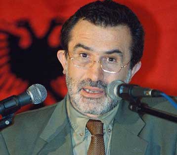 Απειλούν και καταγγέλλουν την αντιπολίτευση οι Αλβανοί της ΠΓΔΜ