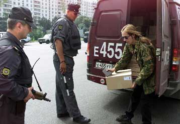 Συνελήφθη στη Μόσχα άνδρας που μετέφερε αυτοσχέδιο εκρηκτικό μηχανισμό