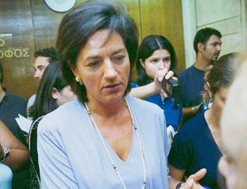 Πακέτο μέτρων για την αποκατάσταση των πυροπαθών ανακοίνωσε η υπουργός Εσωτερικών