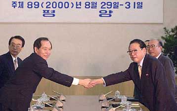 Πρόσκληση για στρατιωτικές συνομιλίες Βορείου και Νοτίου Κορέας απηύθυνε η Σεούλ