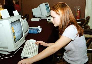 Στην πλήρη αρμοδιότητα του ΔΙΚΑΤΣΑ η αναγνώριση ξένων πτυχίων, τονίζει το υπουργείο Παιδείας