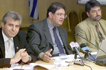 Ενταση στη Βουλή κατά τη συζήτηση του νομοσχεδίου για την απελευθέρωση των τηλεπικοινωνιών