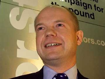 Να τραβήξει το αφτί ευρωβουλευτή καλεί τον Χέιγκ ο Βρετανός ΥΠΕΞ