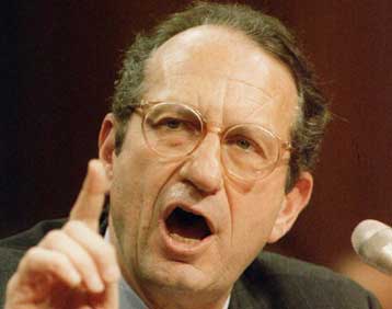 Για διαρροή εγγράφων της CIA κατηγορείται πρώην διευθυντής της