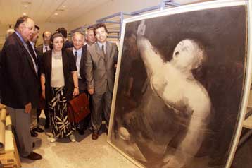 Η συλλογή Κωστάκη ξεκινά το ταξίδι της στον κόσμο