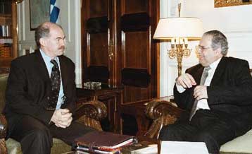 Αθήνα – Λευκωσία συνομιλούν για κοινό μέτωπο άμυνας κατά του Ντενκτάς