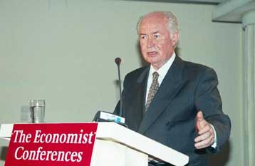 Το 2003 δεν είναι βέβαιος στόχος για την ένταξη της Κύπρου, εκτιμά ο Γ.Βασιλείου