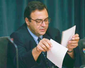 Αναζήτηση στρατηγικού επενδυτή για τα ΕΛΠΕ – Ιδρυση νέων εταιρειών παροχής φυσικού αερίου