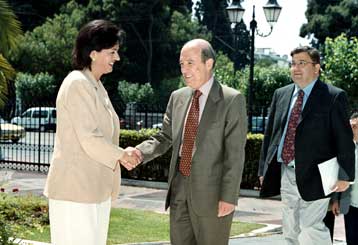 Συνάντηση Σημίτη – Β.Παπανδρέου για τις πυρκαγιές και τις αποζημιώσεις των πληγέντων