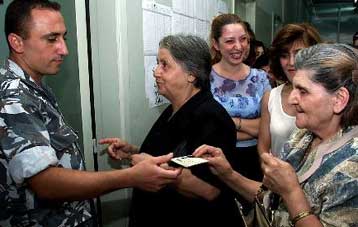 Κερδίζει έδαφος η αντιπολίτευση στις λιβανικές εκλογές υπό το βλέμμα της Συρίας