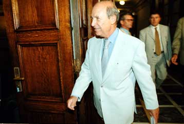 Την Παρασκευή θα εγκαινιάσει την 65η ΔΕΘ ο Κ.Σημίτης – Με… συσσίτιο αντιδρά το ΚΚΕ