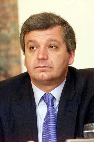 Για αδιαφάνεια και προχειρότητα καταγγέλλει την Ελλάδα η Ευρωπαϊκή Επιτροπή