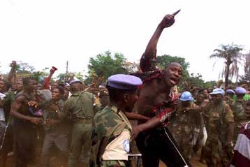 Aισιόδοξος ο ΟΗΕ για την απελευθέρωση των Βρετανών στρατιωτών στη Σιέρα Λεόνε