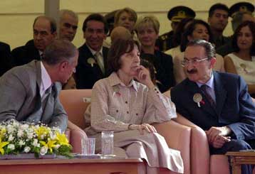 Περιορισμό των εξουσιών του προέδρου επιδιώκει τώρα ο Ετζεβίτ