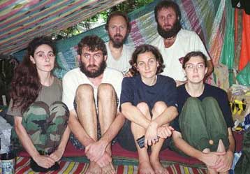 Πέντε ακόμη ομήρους απελευθέρωσε η Αμπού Σαγιάφ στις Φιλιππίνες