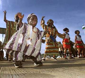 Το εγκώμιο της Νιγηρίας έπλεξε ο Κλίντον