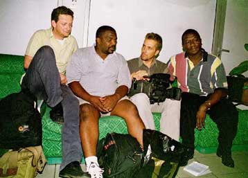 Στιγμές τρόμου περιγράφουν οι δημοσιογράφοι που κρατούνταν στη Λιβερία