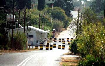 Απευθείας συνομιλίες Κληρίδη – Ντεκτάς υποστηρίζει ο Βρετανός περσβευτής στην Κύπρο