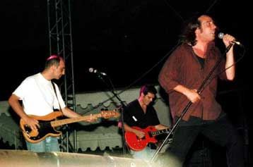 Οι Τρύπες περιοδεύουν στη βόρεια Ελλάδα