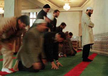 Εκκαθάριση του Δημοσίου από αποσταθεροποιητικά στοιχεία βλέπει ο τουρκικός Τύπος