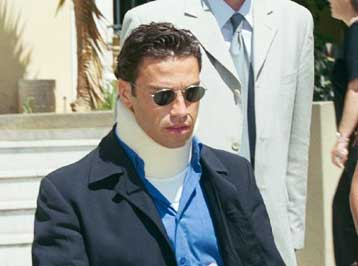 Δίωξη κατά του Νίκου Καρβέλα για το επεισόδιο με το Μάριο Φραγκούλη