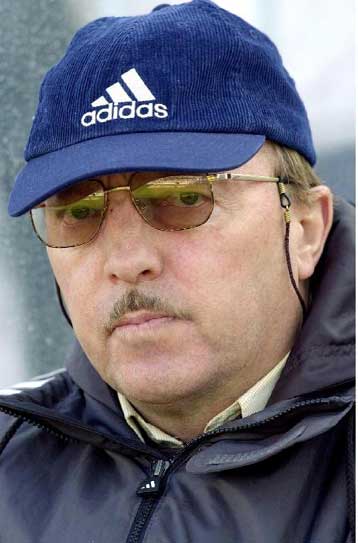 Χαμόγελα από τους εκπροσώπους των ομάδων μας στο Κύπελλο UEFA