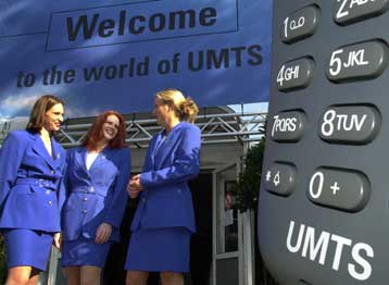 Ξεκινά στην Ιταλία η μάχη για τις άδειες κινητής τηλεφωνίας τρίτης γενιάς