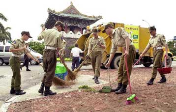 Αυξάνονται τα θύματα από την κακοκαιρία στην ανατολική Ασία