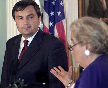 Νοθεία Μιλόσεβιτς βλέπουν οι ΗΠΑ – Νέα ένταση στις σχέσεις Βελιγραδίου – Ποντγκόριτσας