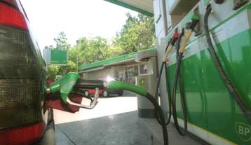 Νέες ανατιμήσεις στα καύσιμα