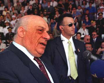 Επικρίσεις επί επικρίσεων για την πολιτική ηγεσία του ψευδοκράτους