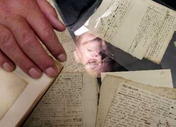 Στην επιφάνεια οι σκέψεις του Νεύτωνα για τη βαρύτητα και το φως