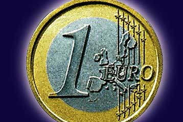 Πετρέλαιο και δολάριο ασκούν έντονες πιέσεις στο ευρώ