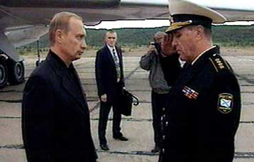 Με οδύνη και ερωτηματικά αναμένουν τον Πούτιν οι συγγενείς των θυμάτων του Κursk