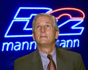 Σχεδόν 4,5 τρισ. δρχ. θα ξοδέψει η Mannesmann για την κινητή τηλεφωνία τρίτης γενιάς