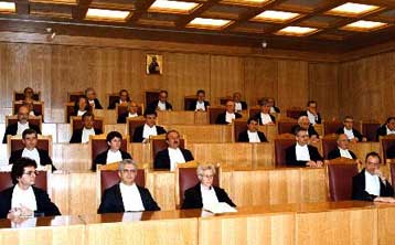 Αίτηση αναστολής στο ΣτΕ για τις νέες ταυτότητες