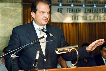 Τέλος στην κρίση που μαίνεται στη ΝΔ επιχειρεί να θέσει ο Κ.Καραμανλής