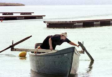 Η πρώτη πλωτή πεζογέφυρα εγκαινιάζεται στη Μικρή Πρέσπα