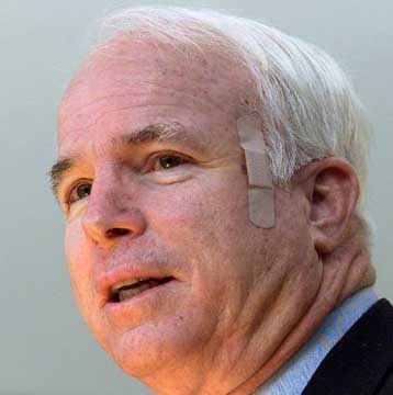 Αναρρώνει μετά την επέμβαση αφαίρεσης μελανωμάτων ο Τζον Μακέιν