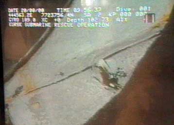 Oι παραμορφώσεις στο κύτος του Kursk αποκλείουν την πρόσδεση, δηλώνουν τώρα οι Ρώσοι