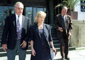 Αναφορές περί κακοποίησης των Βρετανών που κρατούνται στη Γιουγκοσλαβία ανησυχούν το Φόρεϊν Οφις