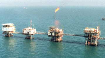 Η άνοδος των τιμών του πετρελαίου γεννά φόβους για νέα πετρελαϊκή κρίση