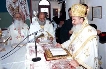 Εναντίον όσων έχουν σηκώσει θρασεία κεφαλή σήμερα ο Χριστόδουλος