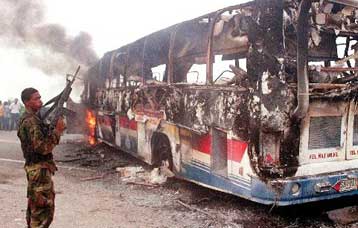 Τουλάχιστον 23 νεκροί σε συγκρούσεις στην Κολομβία – Φυλή Ινδιάνων απειλεί με ομαδική αυτοκτονία