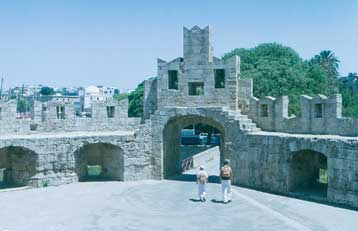Εργασίες συντήρησης στα μεσαιωνικά μνημεία του νησιού των ιπποτών