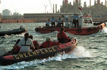 Αλλους εννέα ακτιβιστές της Greenpeace συνέλαβαν οι τουρκικές Αρχές