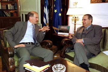 Δεν έρχεται στην Αθήνα ο Κληρίδης πριν από τον 4ο γύρο των συνομιλιών